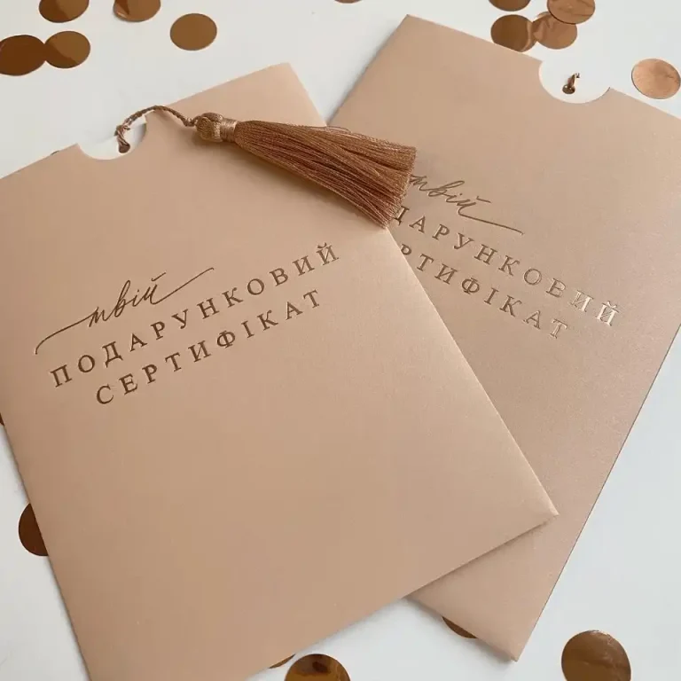 Елегантний подарунковий сертифікат на жіночу фотосесію у Львові від RoStudio