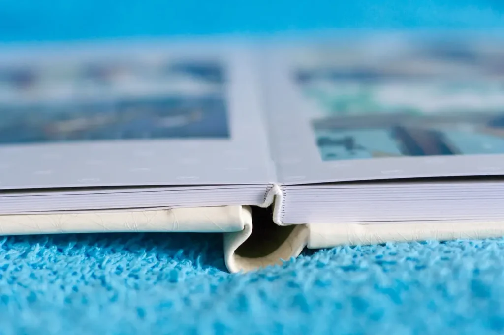 рук весільних фотокниг Львів, замовити фотоальбом, професійна весільна фотосесія ціна, якісна фотокнига, послуги фотографа RoStudio.