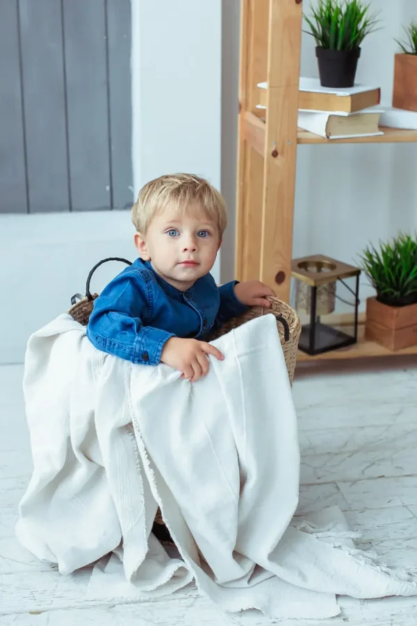 дитяча фотосесія Львів, послуги фотографа для хлопчика, ціна зйомки в студії, професійний дитячий фотограф, портфоліо RoStudio.