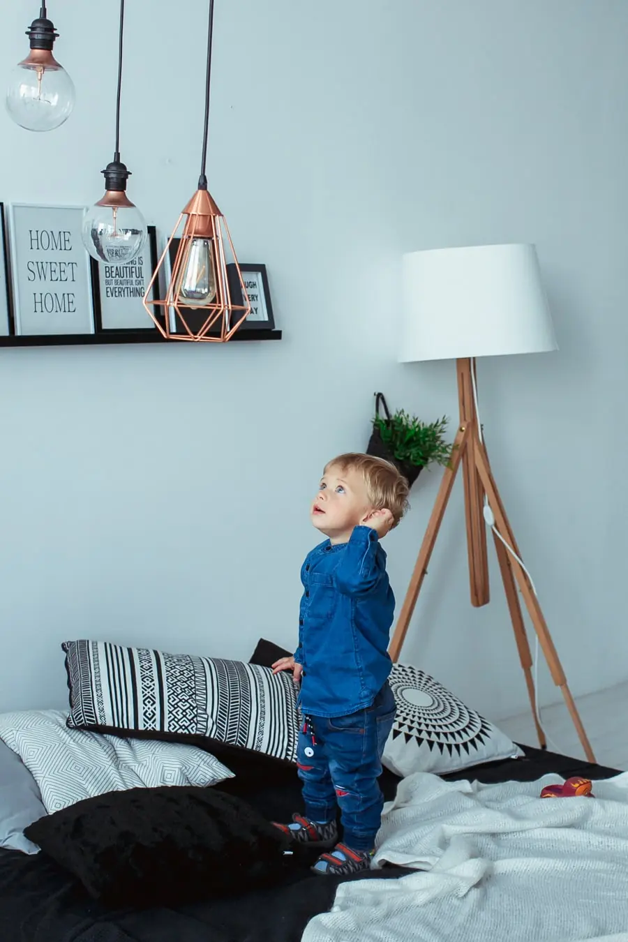 дитяча фотосесія Львів, послуги фотографа для дитини, ціна студійної зйомки, інтер'єрна фотостудія для дітей, портфоліо RoStudio.