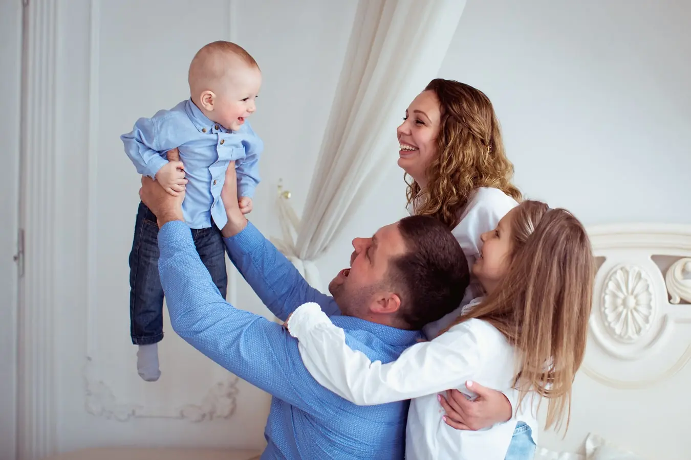 сімейна фотосесія Львів, послуги фотографа, професійна зйомка у фотостудії, ціна фотосесії, замовити фотографа RoStudio.