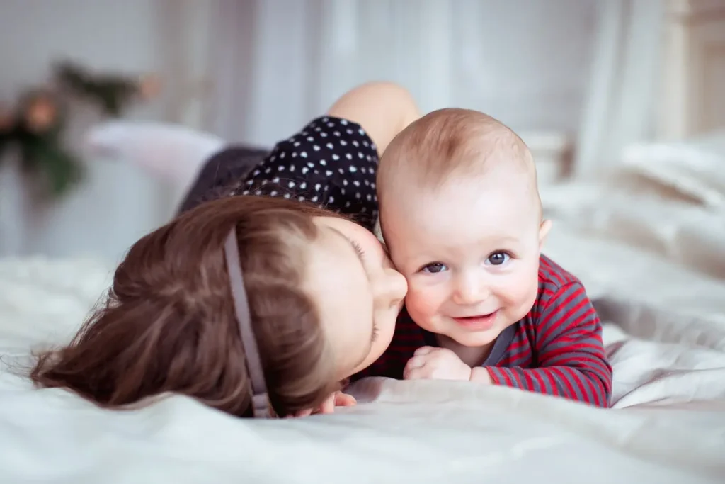 дитяча фотосесія Львів, професійна зйомка немовлят, послуги фотографа для дітей, ціна фотосесії у студії, портфоліо RoStudio.