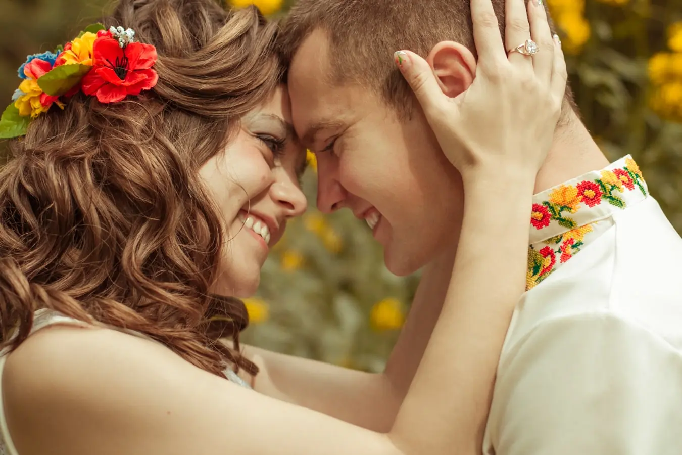 весільна фотосесія Львів, портрет молодят, пара у вишиванках, професійний фотограф, ціна, відеозйомка весілля Львів