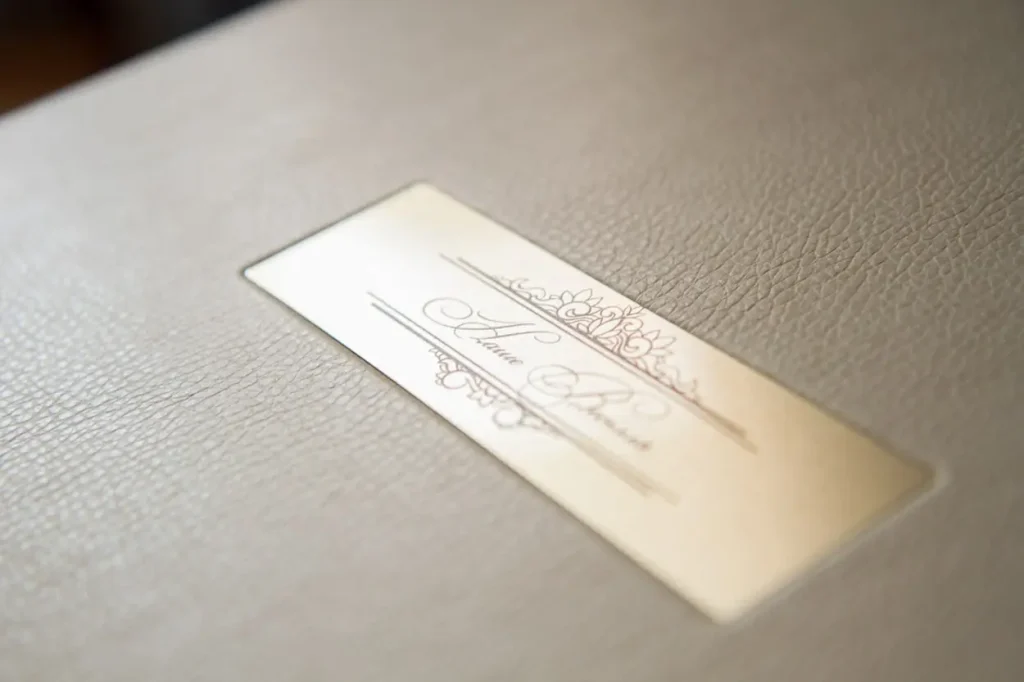 замовити весільну фотокнигу Львів, весільна фотокнига ціна, послуги фотографа Львів ціна, професійна відеозйомка весілля, виготовлення фотокниг преміум якості.