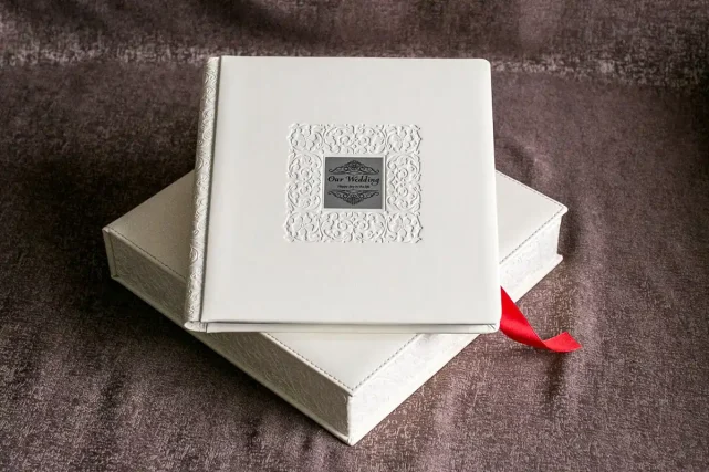 Професійна весільна фотокнига преміум якості у Львові, виготовлення авторських фотоальбомів від RoStudio.