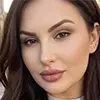 Жіночий портрет у фотостудії, відгуки про якісні послуги фотографа Львів, замовити подарунковий сертифікат на професійну зйомку.